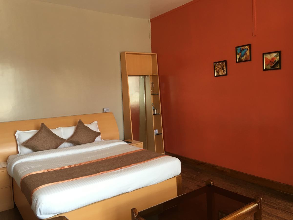 Orange Homestay Шиллонг Екстер'єр фото