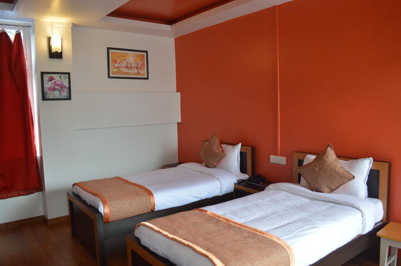 Orange Homestay Шиллонг Екстер'єр фото