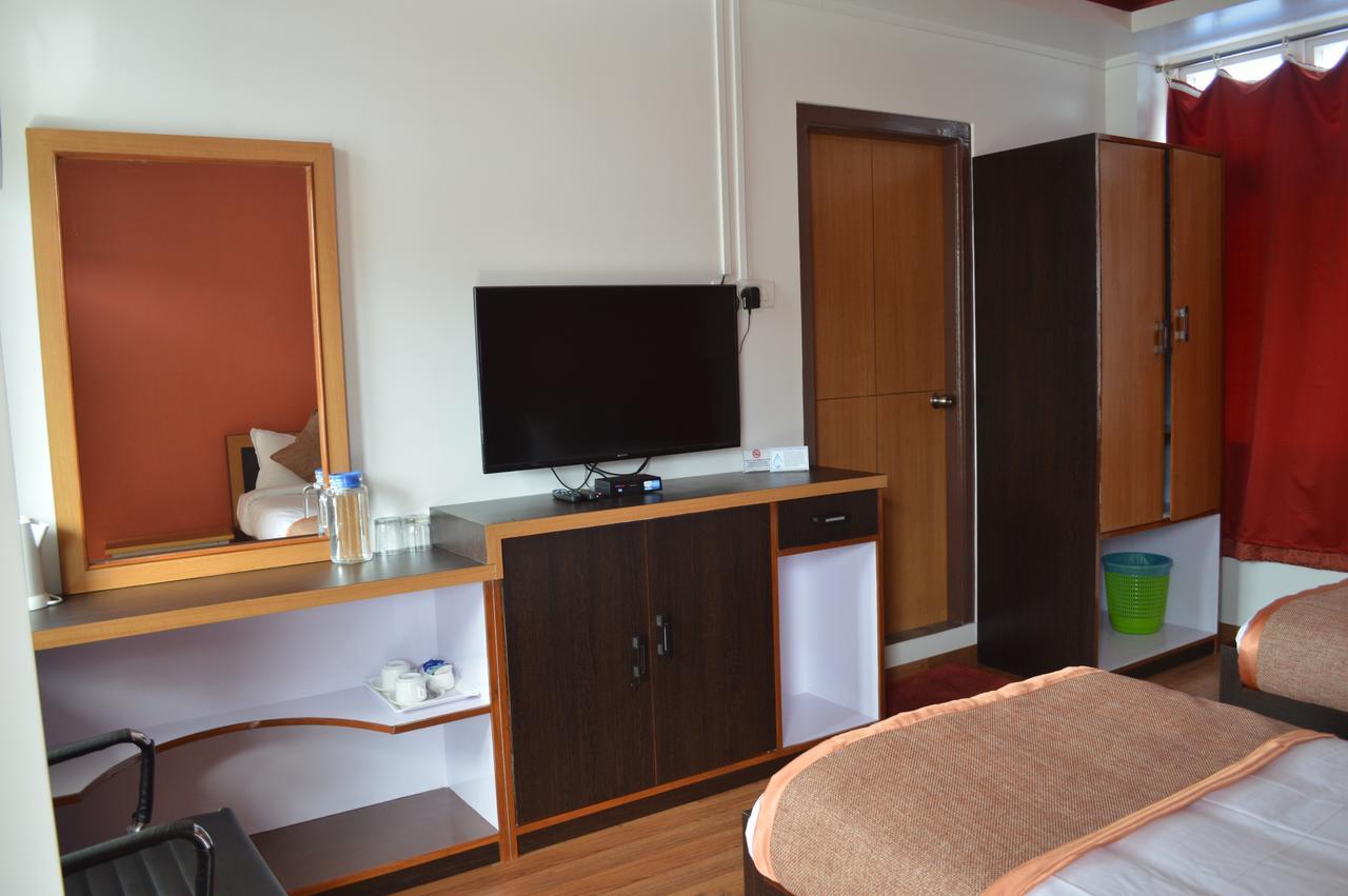 Orange Homestay Шиллонг Екстер'єр фото
