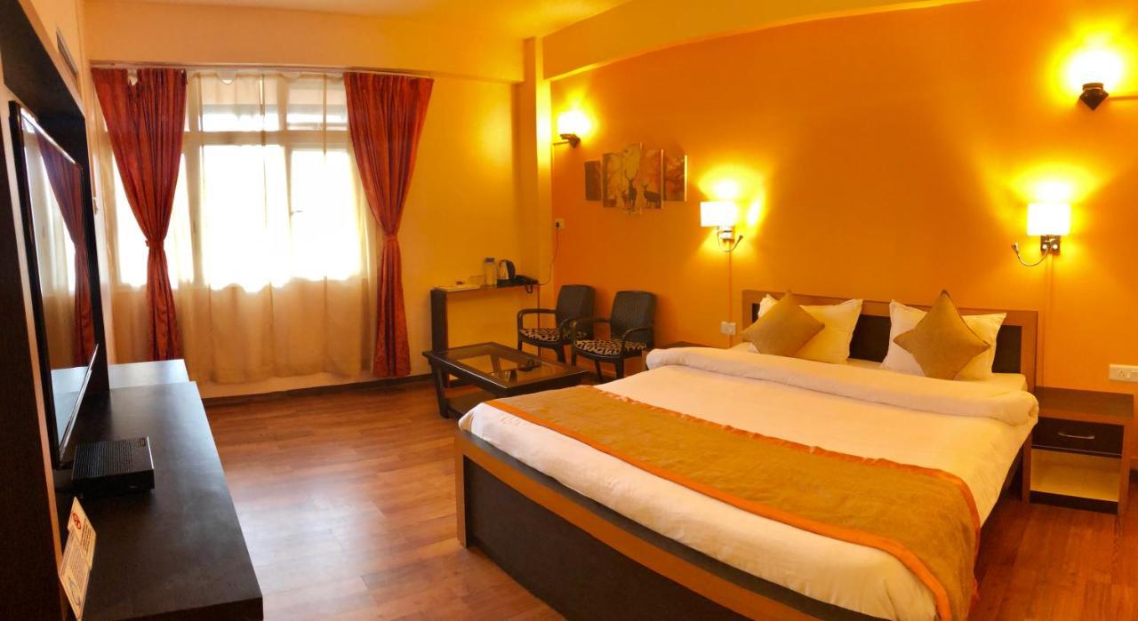 Orange Homestay Шиллонг Екстер'єр фото
